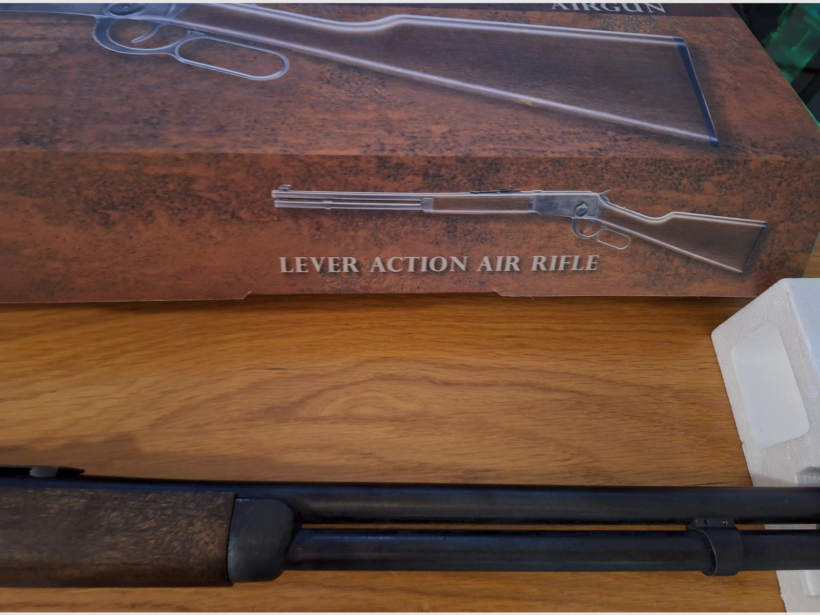 Co2 Cowboy Rifle Legends inkl. Koffer mit Schloss 4,5 mm BB und 4,5 mm Diabolo 34 Ladehülsen insgesamt!