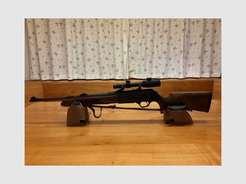 Heckler & Koch Halbautomatische Büchse Modell SL2000  9,3 x 62 mit Drückjagdglas  1-4 x 20 Leuchtabsehen 