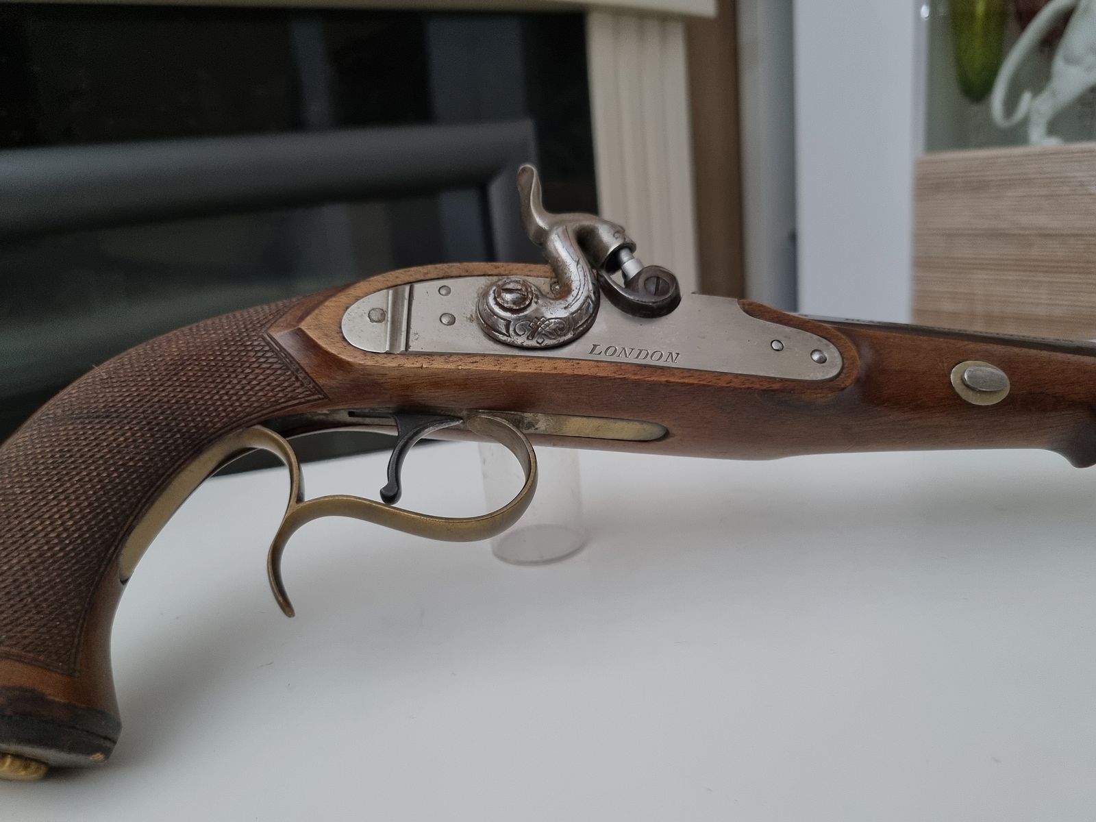 Front-loading percussion pistol model W. Parker of London caliber: .45