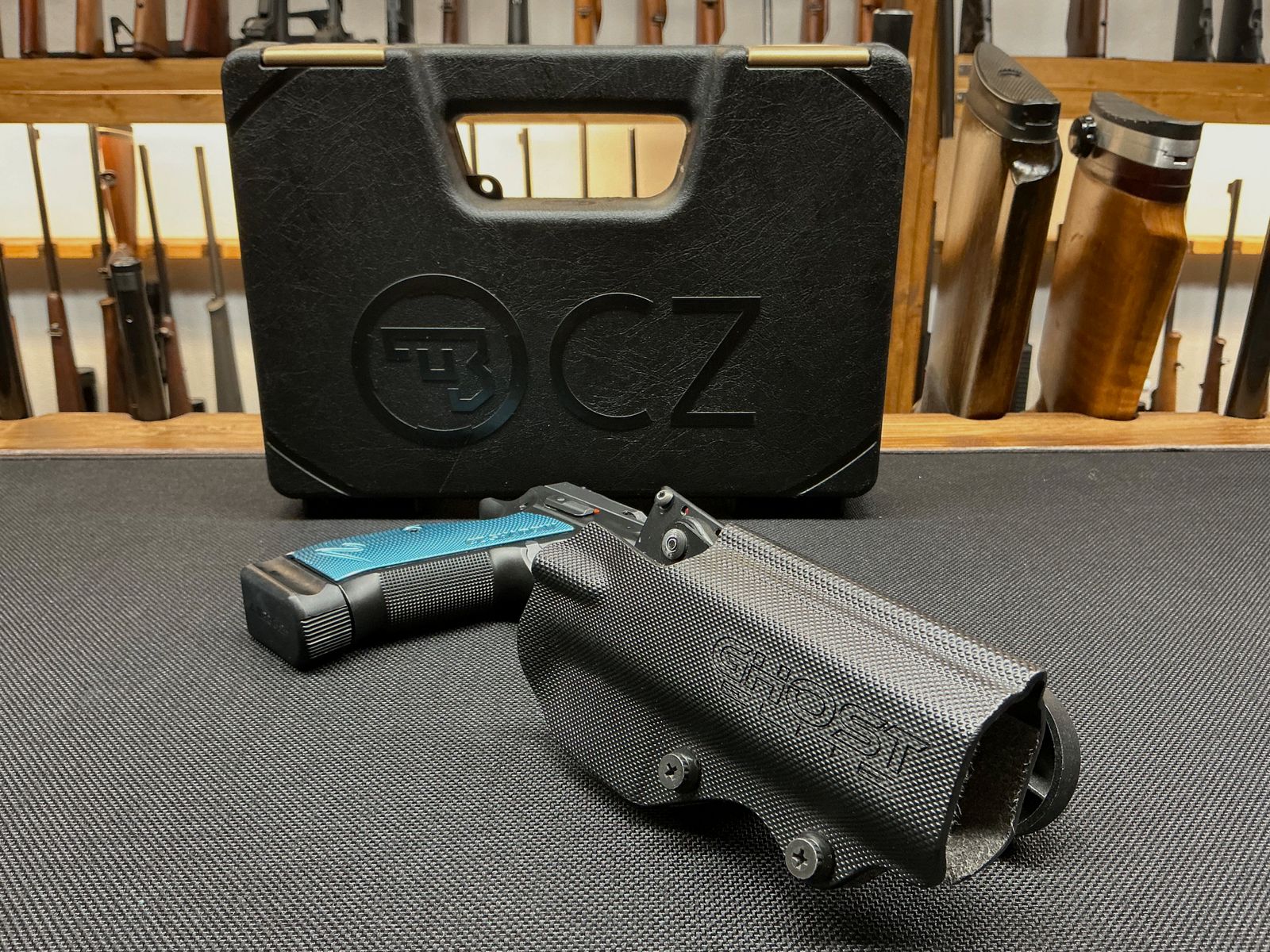 IPSC Starter-Set – CZ 75 Shadow 2 Optics Ready – 9 mm Luger – 6 Magazine & Ghost Elite Holster Art.-Nr.: 2256, image 1 of 7