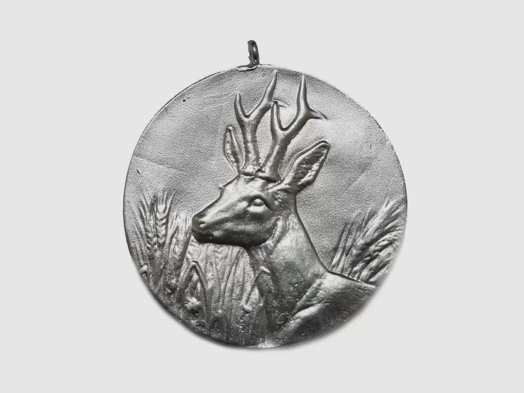 Médaille de trophée avec l’image d’un chevreuil mâle, argent
