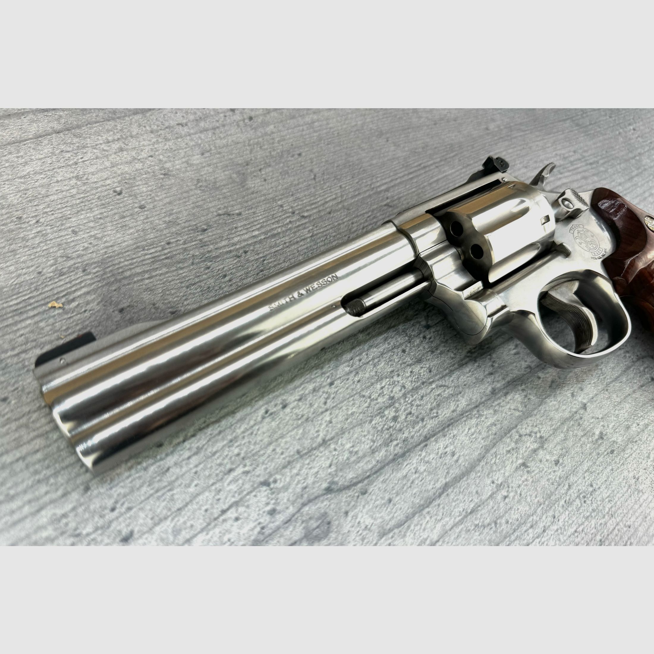 Smith & Wesson Mod. 617-1 Target Champion .22 l.r. Holzgriffschalen