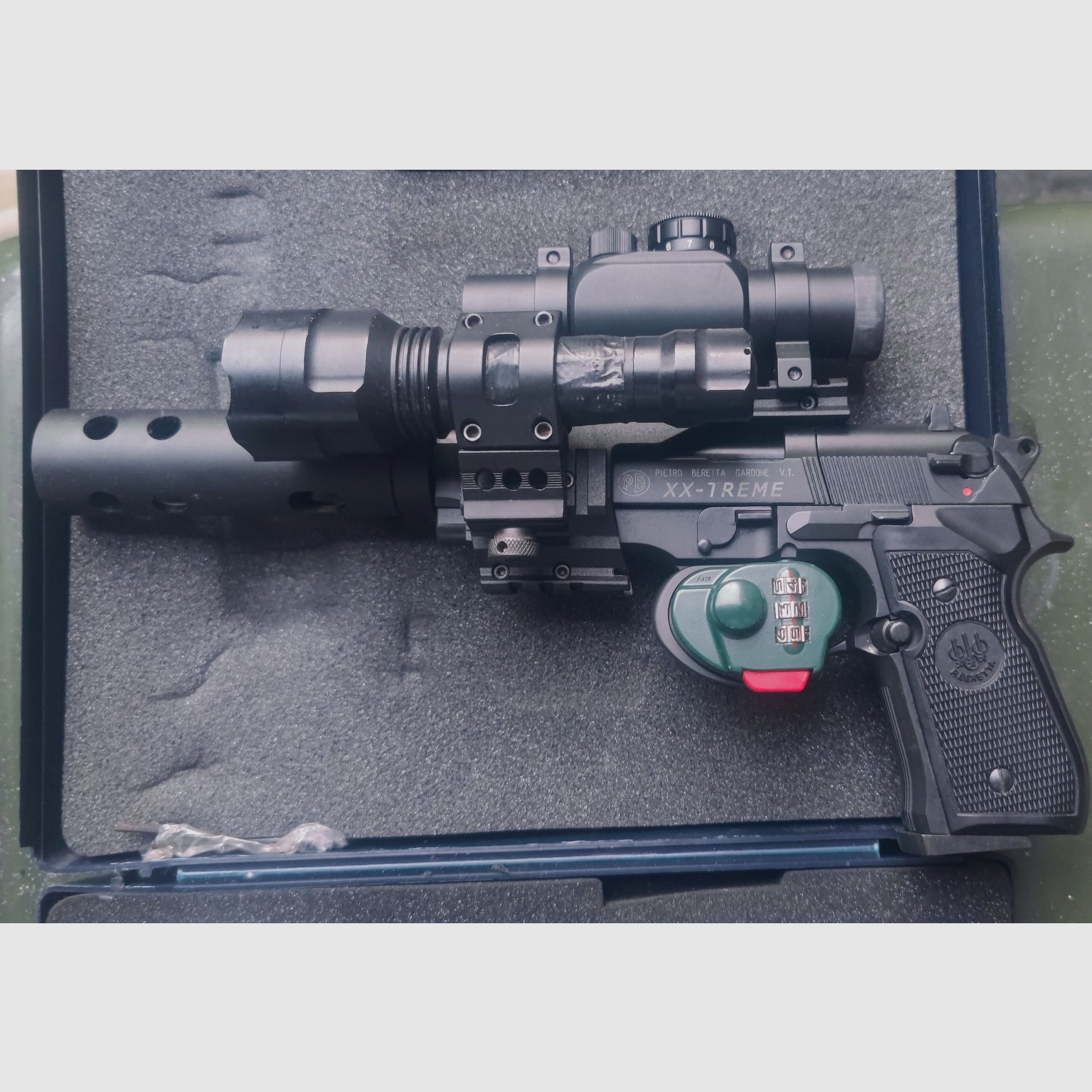 Beretta 92 FS XX-TREME CO2  mit Xtreme viel Zubehör 