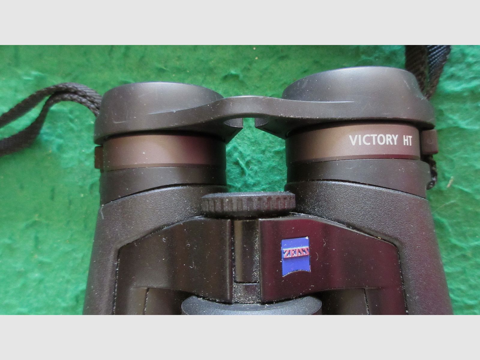 Jumelles Zeiss Victory HT 10x54 pour l'aube et la nuit avec sac d'accessoires et sangle d'origine Zeiss