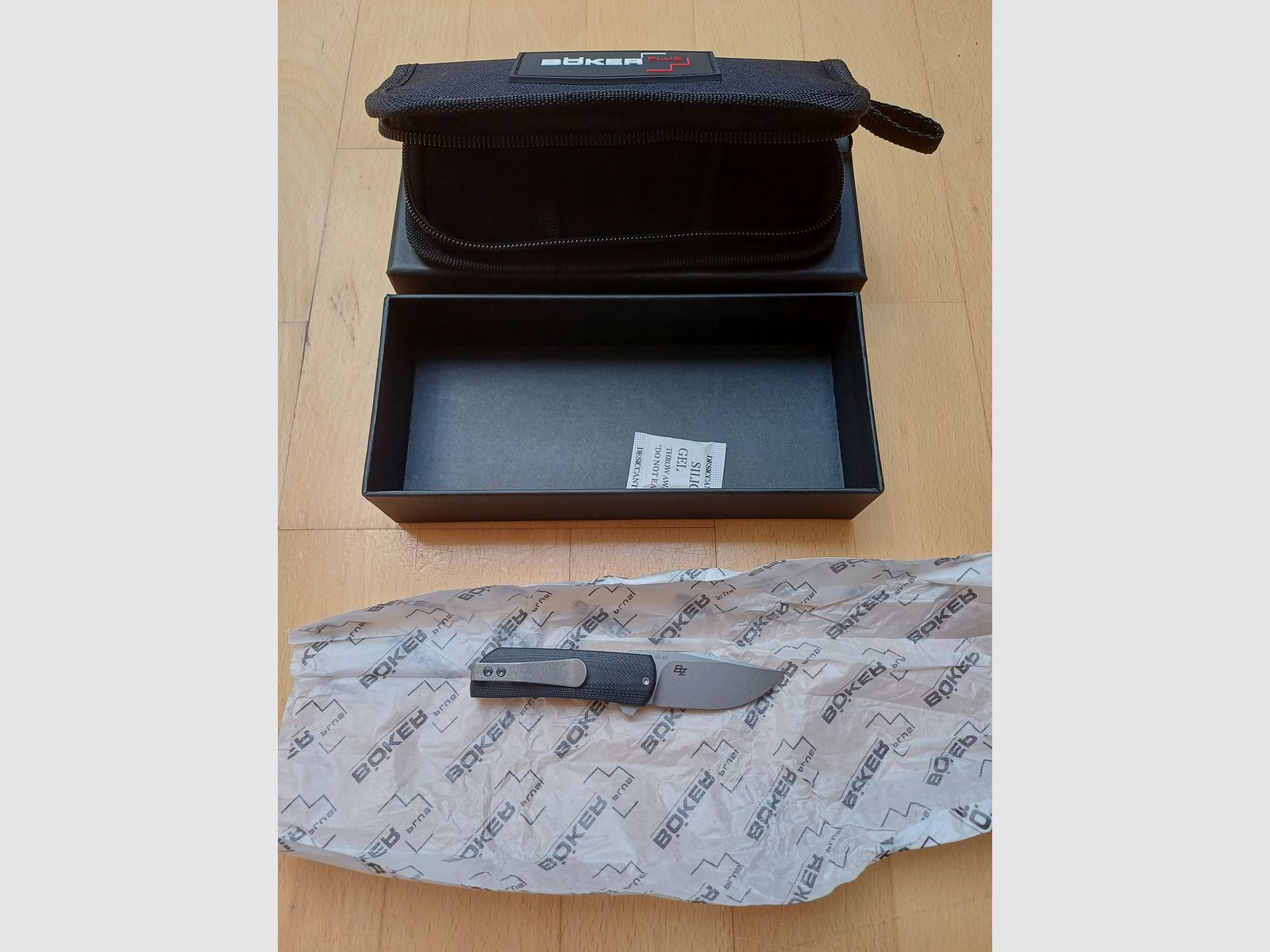 Colección de cuchillos Böker Midgards Cold Steel United Cutlery SOG MTech Micro OTF Jotun Crawford