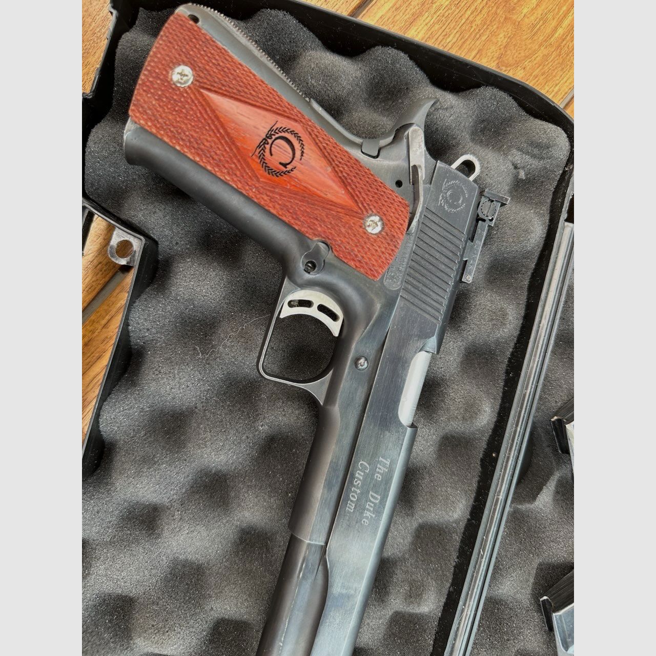 Caspian Arms Ltd. "The Duke Custom" Kaliber .45 ACP basierend auf 1911