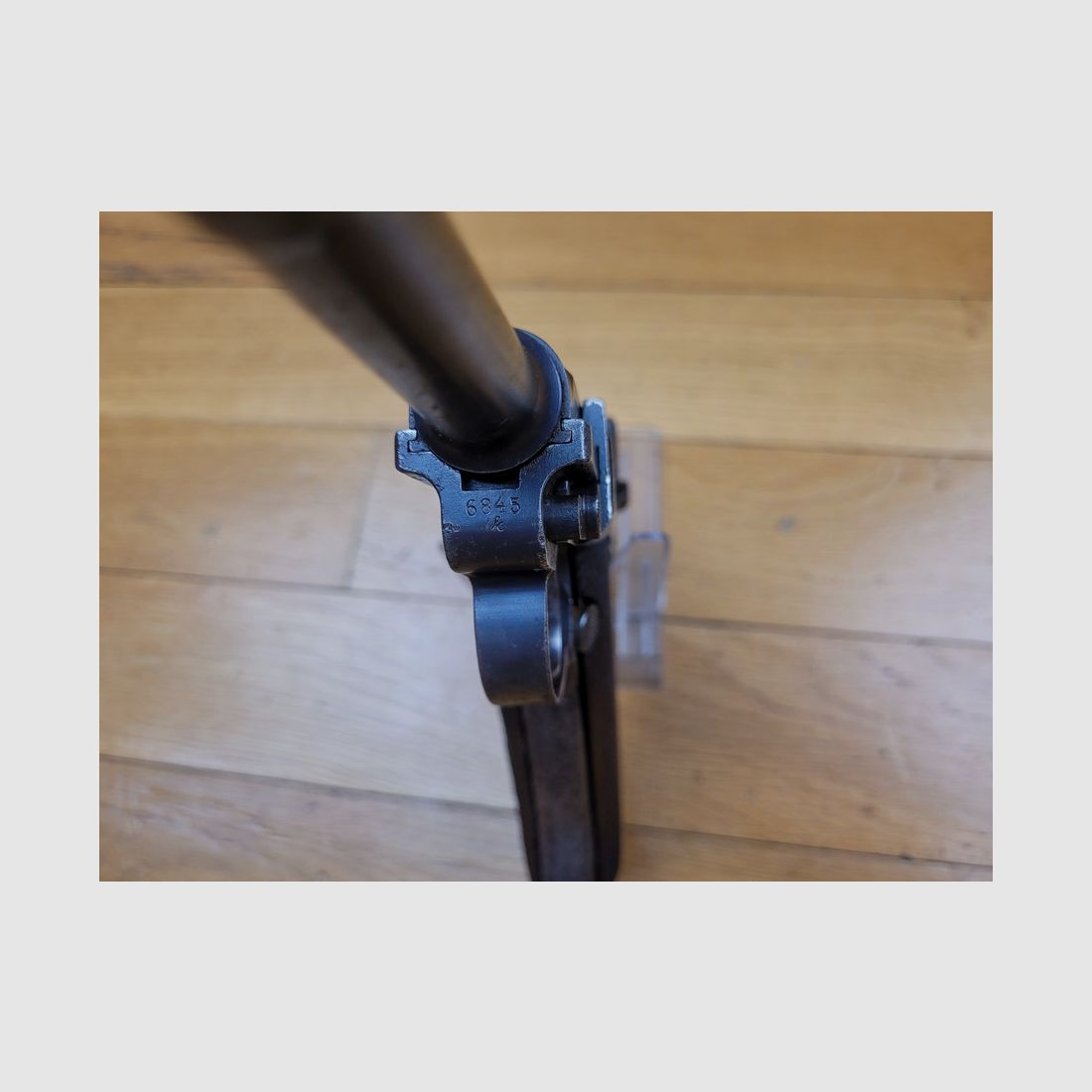 Sehr guter Luger P08 – DMW aus 1916 – fast nicht monomatrikuliert! - 100% 14-18 – Gutes Magazin mit Holzboden – Lauf mit sehr schönen Zügen – TBE+ insgesamt, Bild 10 von 19