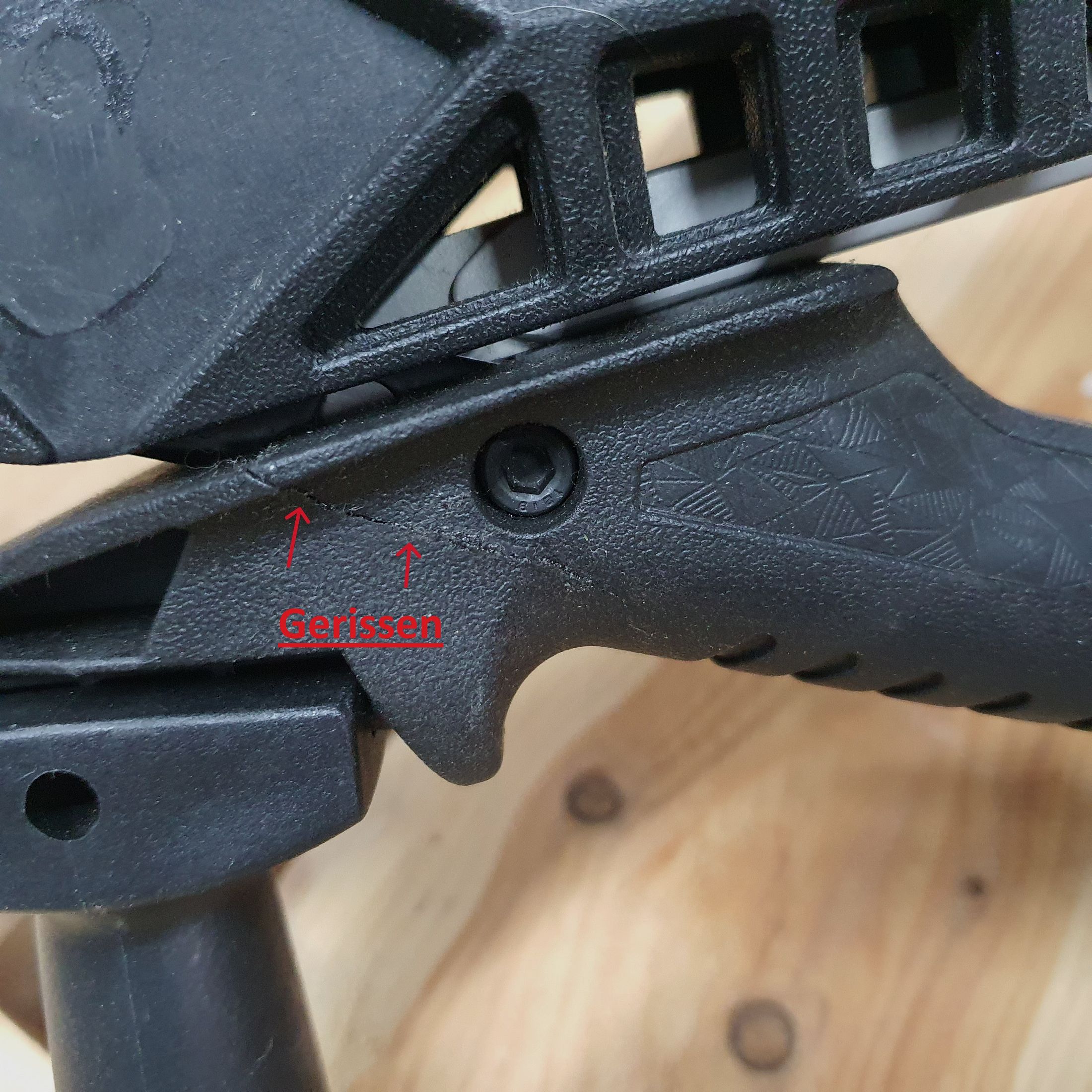 Taktische Repetierarmbrust Cobra Adder, 130 lbs, 7 Schuss Magazin und viel Zubehör.