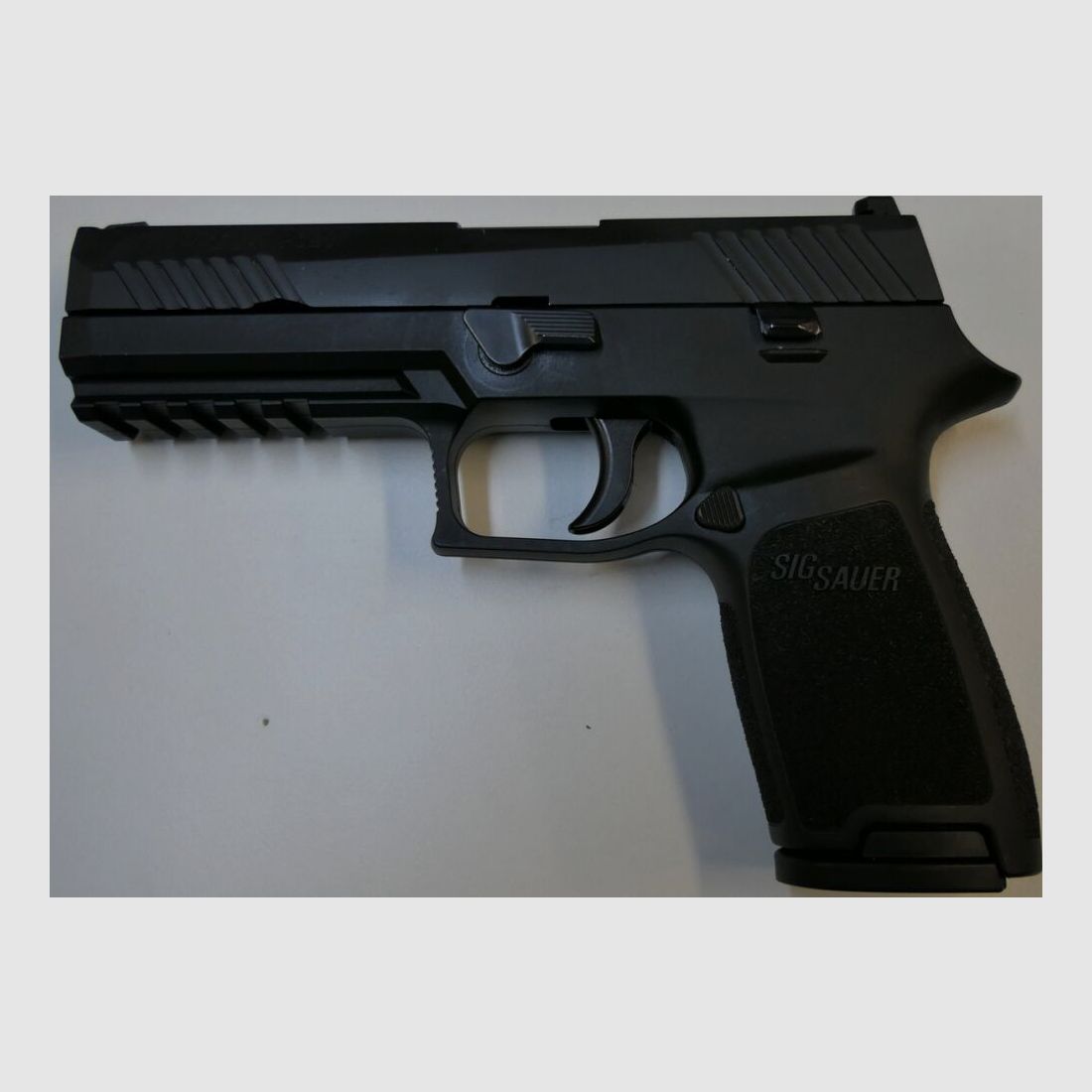 Sig Sauer P320F inkl Holster u. Zubehör