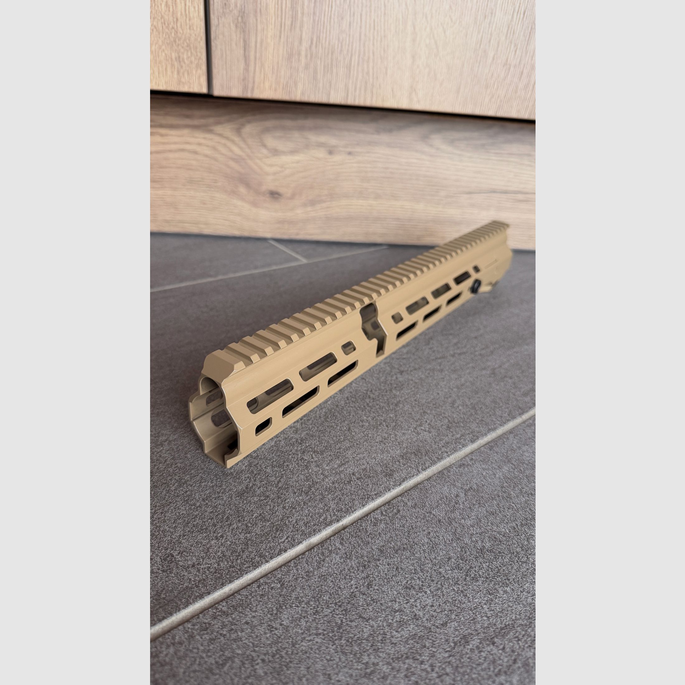 B&T M-LOK protezione per le mani per HK MR223 COYOTE TAN Cerakote lunga (per MR223 in 16,5")