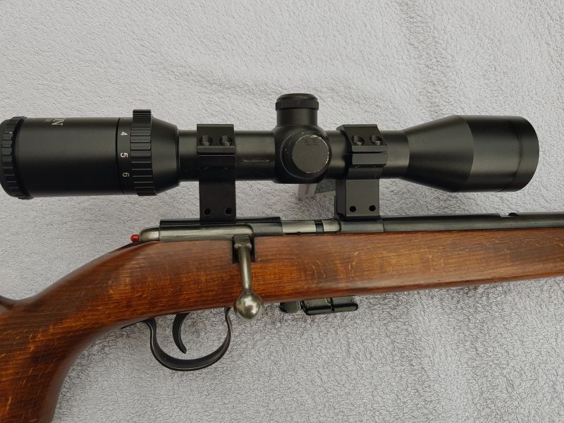 Anschütz Mod.1400 Kal.22lr mit Zielfernrohr OLIVON 1,5-6x42 IR (Rotpunkt)