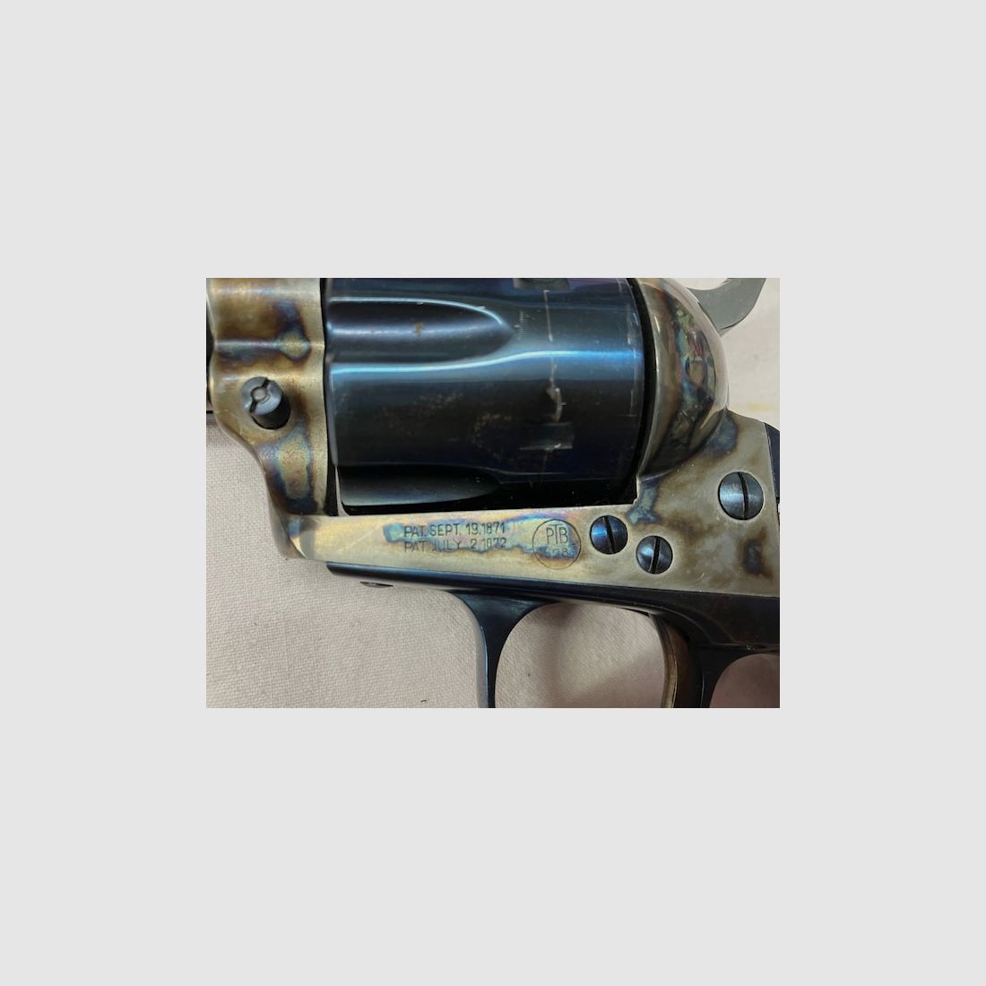 Raridad "HEGE Mod. Army 1873, Cal. .45 corto Knall" Raridad
