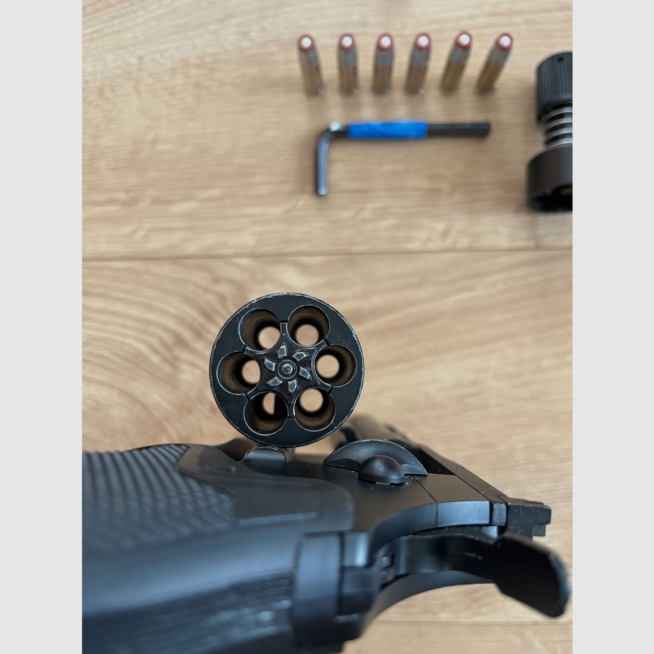 KWC .357 Python 4 inch Revolver Full Metal CO2 6mm