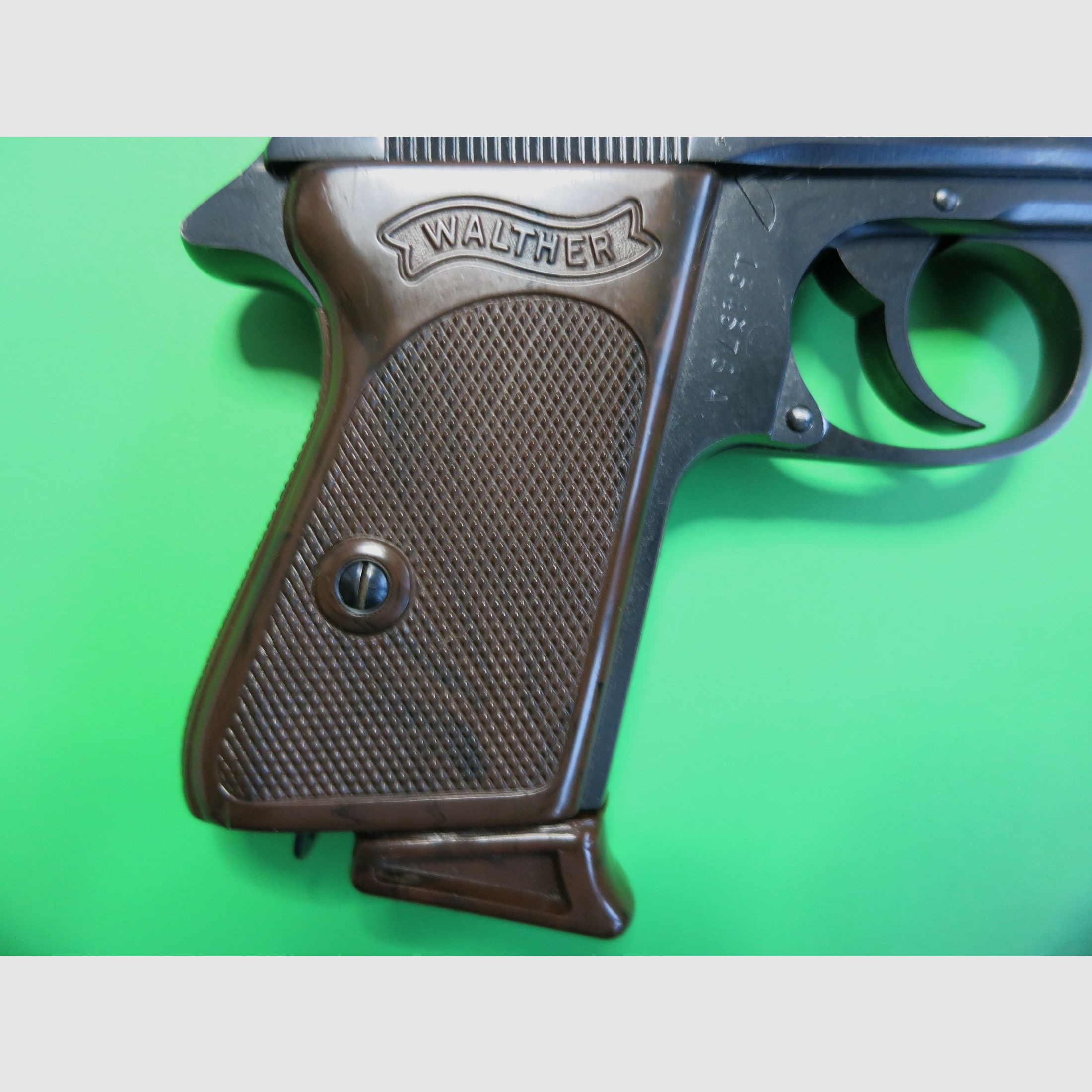 Halbautomatische Pistole, Walther PPK, Kal. 9 mm Kurz, braune Griffschalen       #74