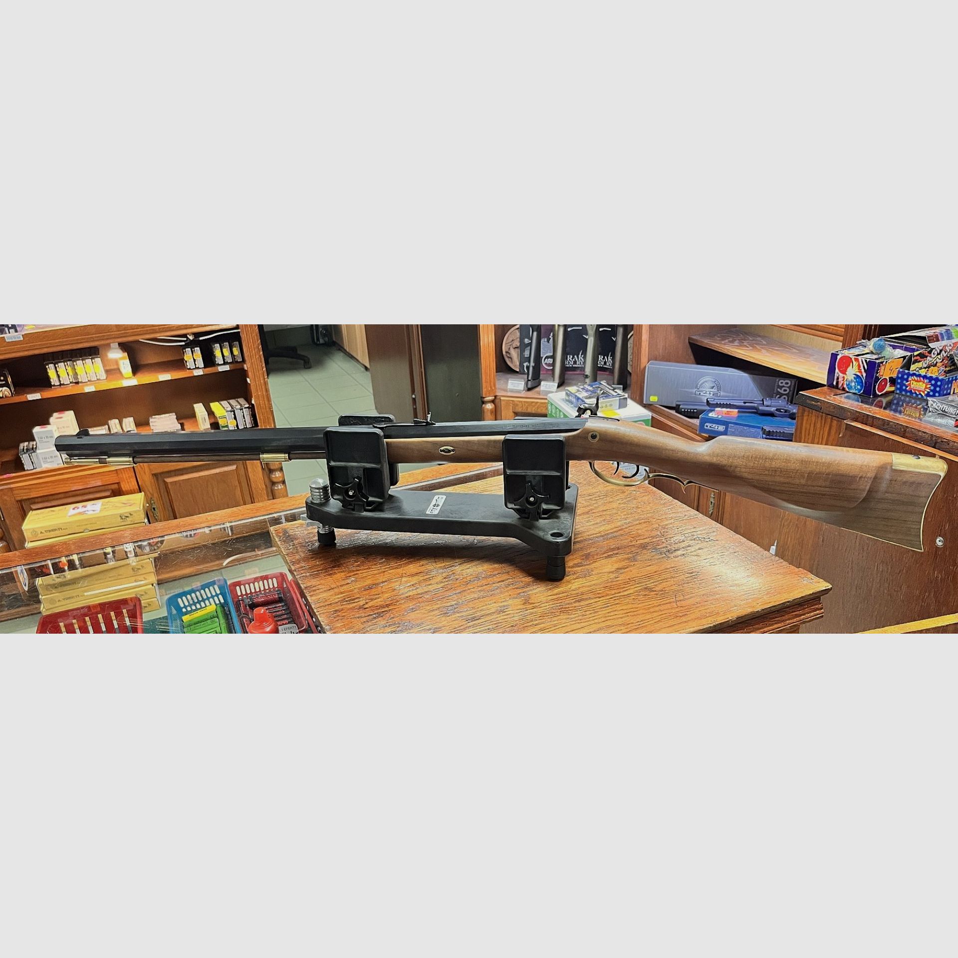 Pedersoli Traditional Hawken Target geweer kal. .50 S.656, afbeelding 6 van 7