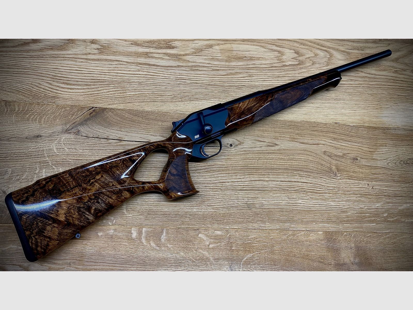 Blaser R8 Success / Holzklasse 10 / Kaliber u. Lauflänge nach Wahl / absolute TRAUMWAFFE