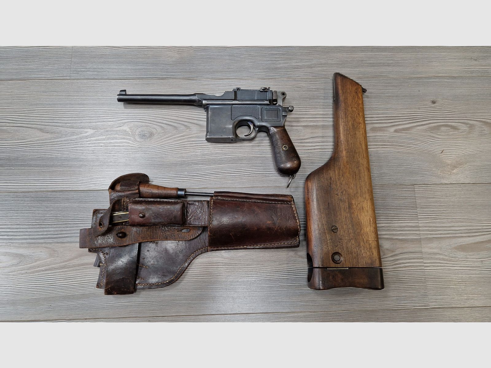 MAUSER C96 + ORIGINALSCHAFT + LEDERETUI UND LADENDECKEL – Kal. 7.63×25 MAUSER – gebraucht, Bild 1 von 10