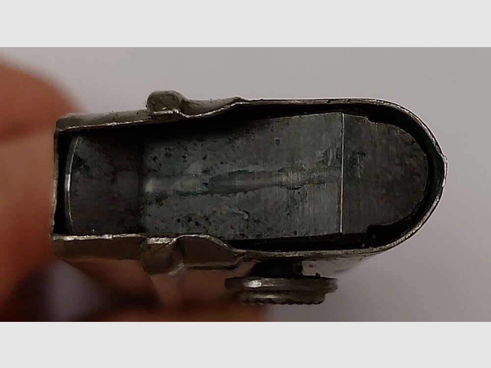 Fabryka broni w Bernie Oryginalny 8-strzałowy magazynek szwajcarskiej pistoletu ordynansowego Parabellum 1900, 1906, 1929 kal. 7,65 mm Para P08