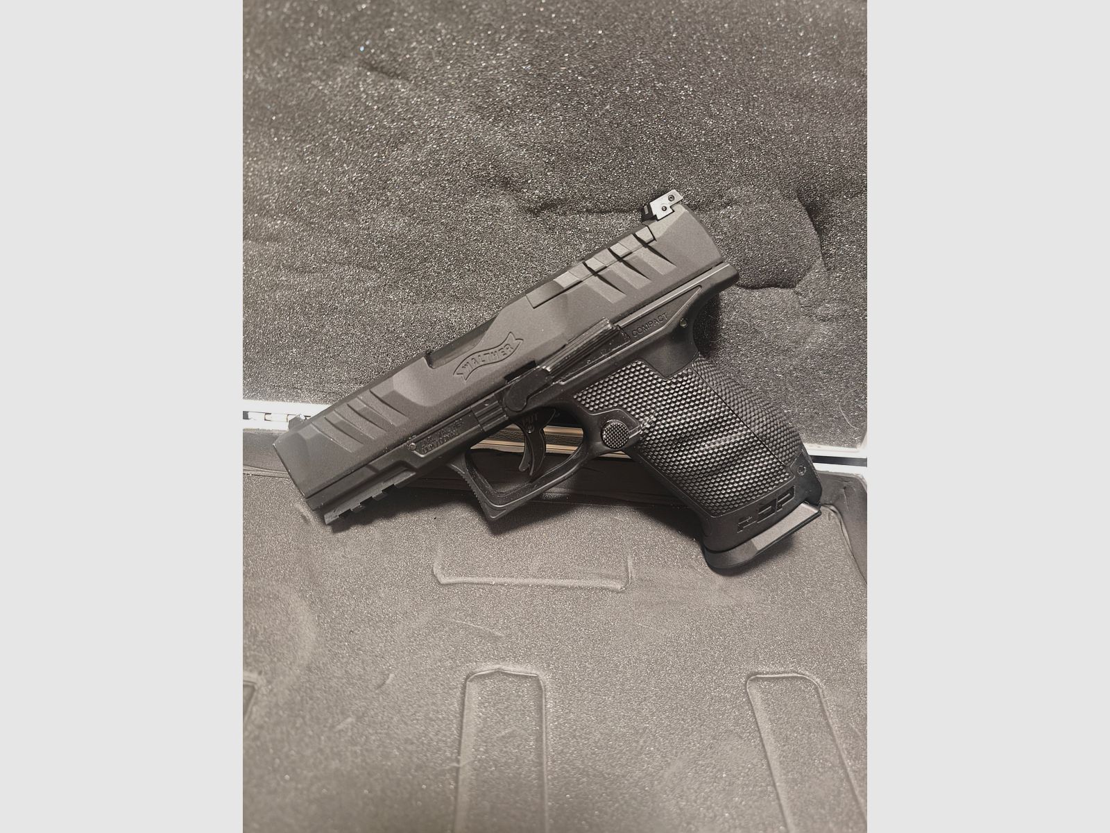 ⚠️ Achtung MagFed Freunde, Walther PDP Compact 4 T4E, Kaliber .43 nur 1 Magazin zur Probe Geschossen, Funktionell & Optisch sehr  guten Zustand & Dichtung ist Absolut Dicht!! Sowie 1 Packung 10er Walther Co2-Kartuschen & Munition +Passenden Holster v. Umarex, ⚠️ Versandkosten Frei!! 