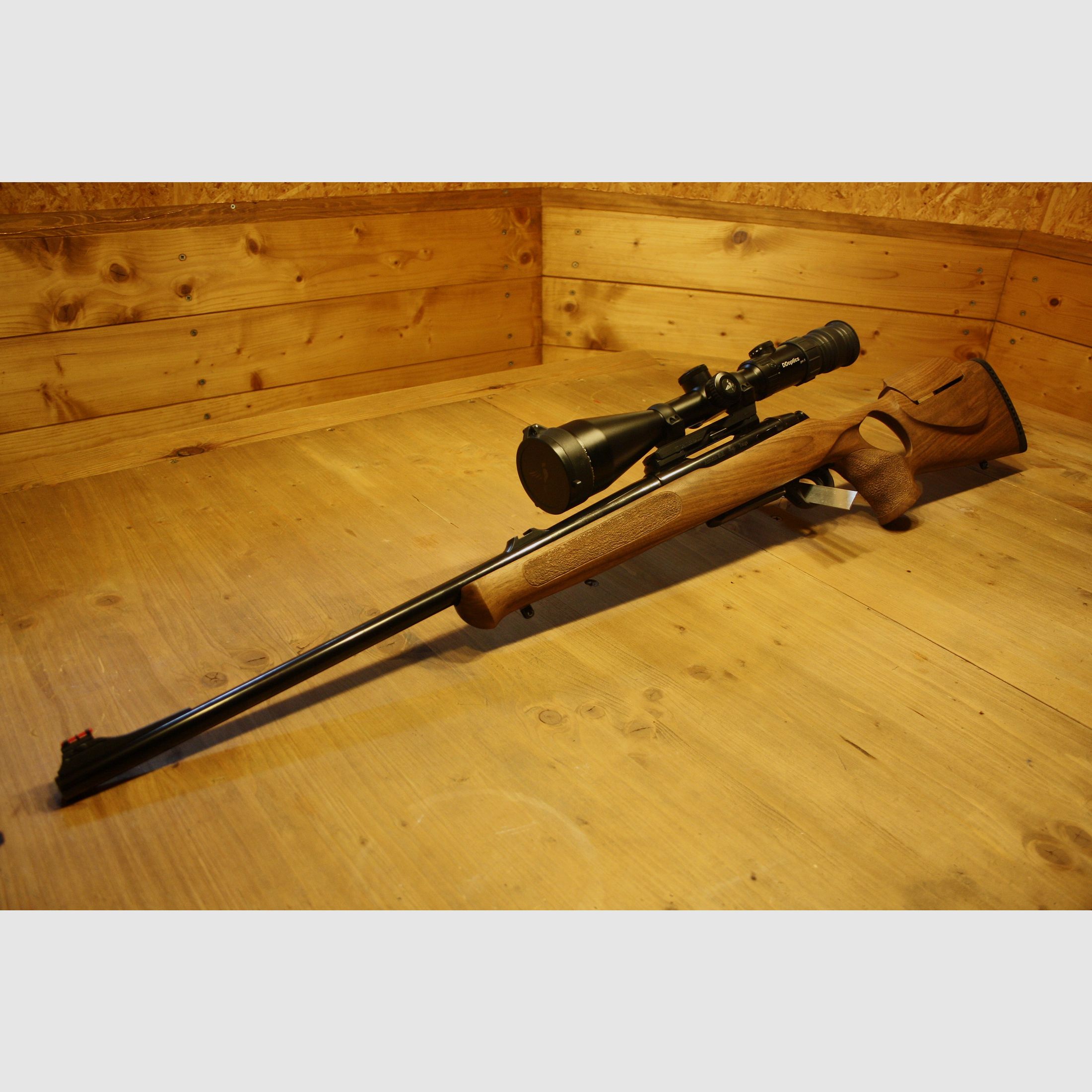 Repetierowa broń Zoli AZ1900 Taiga 8x57IS ręczny zamek z orzechowym uchwytem