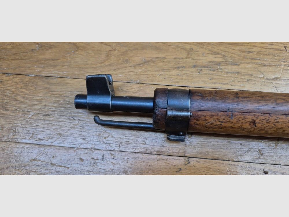 Zeldzame Zwitserse geweer 05/11 – Gebaseerd op het cavaleriegeweer 1905 systeem 1889 Schmidt Rubin, aangepast in 1911 – GP11 munitie in 7,5 x 55 Zwitsers – Goede hout, maar met reparaties – Onberispelijke mechanica en zeer mooie loop – Uitstekend klein geweer in cat. D – BE/BE+, afbeelding 44 van 45