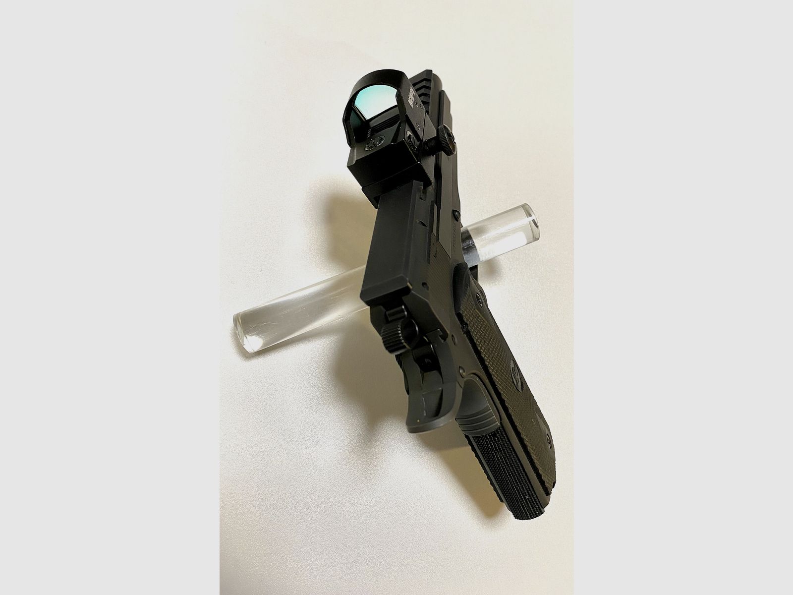 ARMSCOR - Rock Island Armory	 XT 22 FS Top Rail Ganzstahlwaffe mit Red Dot, Mündungsgewinde - Waffen Friedrichsnd