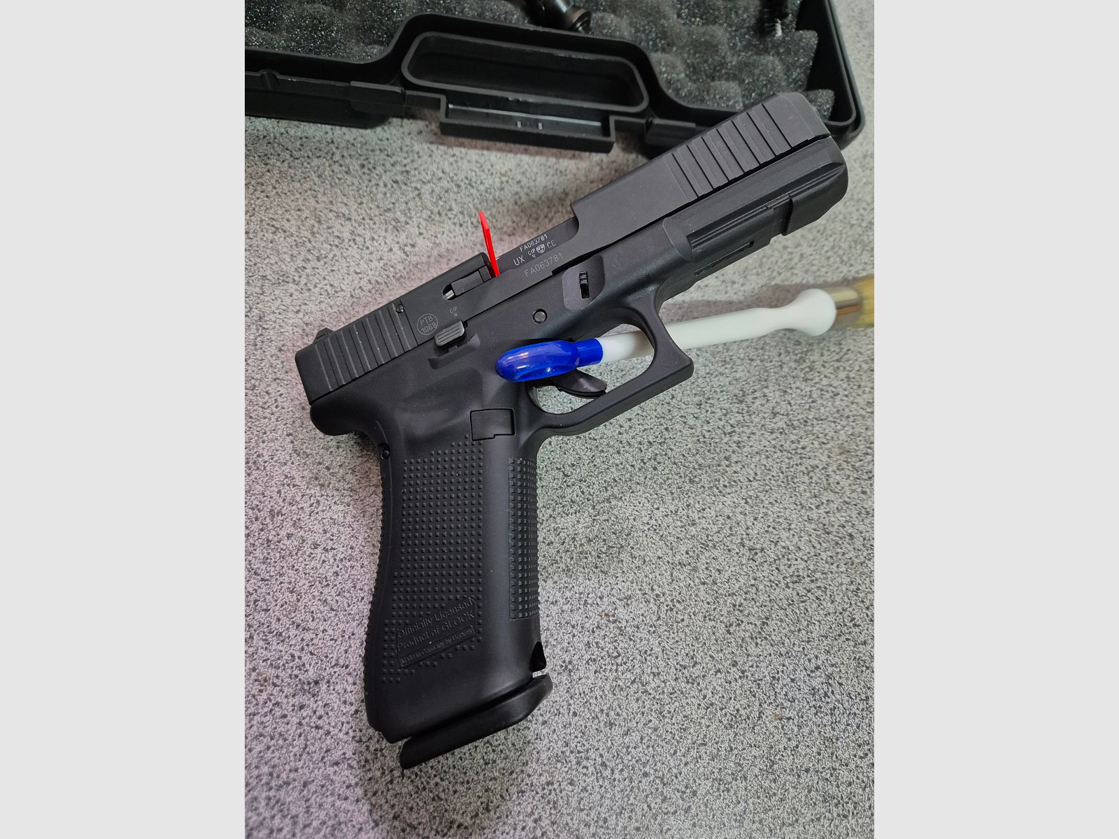 Glock17     PAK 