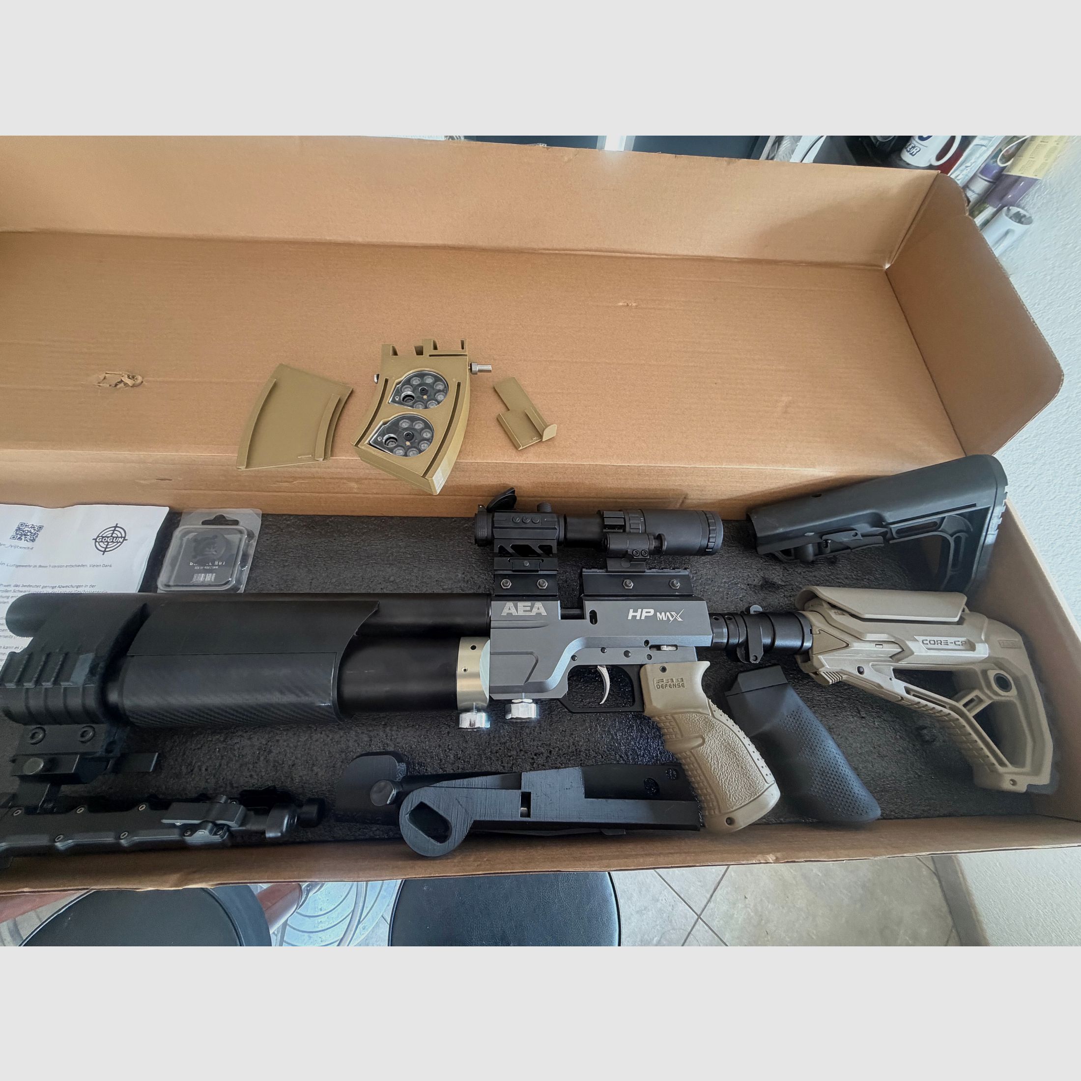 AEA HP-Max MK1 Kal .35 (9mm) F-Luftgewehr – Pump-Action, RED-DOT + Magnifier, Tactical Setup