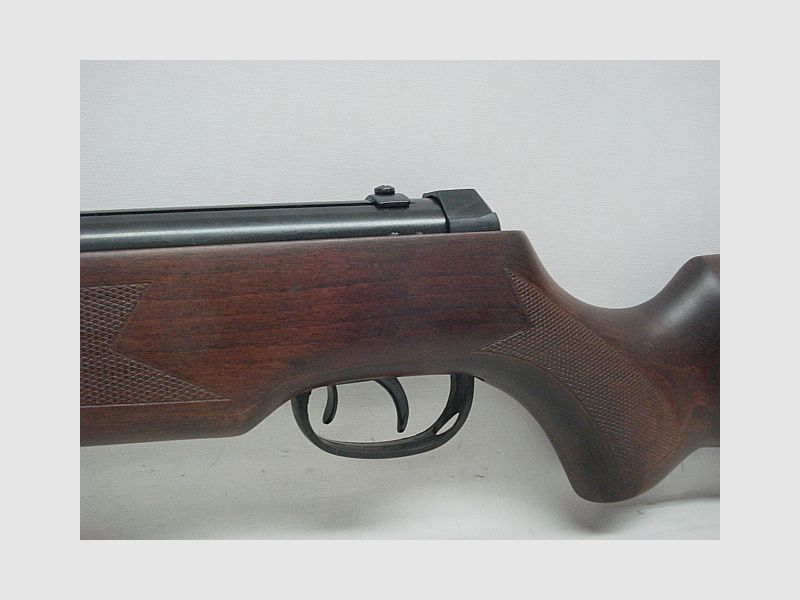 Hunter Force 750 Kal.4,50mm - inkl 4x32 ZF, Mikrometervisier