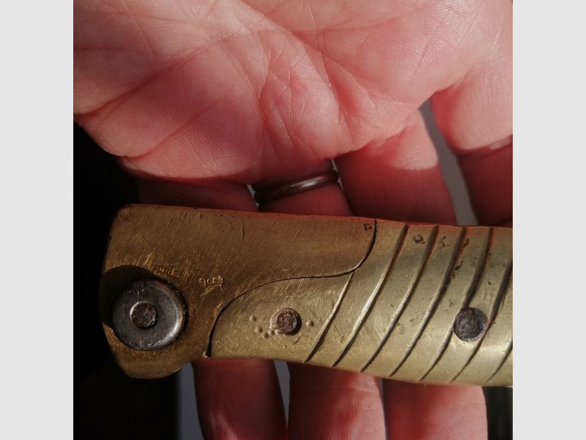 Rarissima baionetta ERSOC Ersatz EB75 tedesca – impugnatura in ottone su base lama di baionetta con attacco Albini Braendlin, immagine 15 di 15