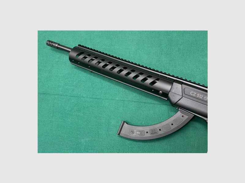 CZ 512 Tactical .22lr rifle semiautomático de pequeño calibre, imagen 2 de 5