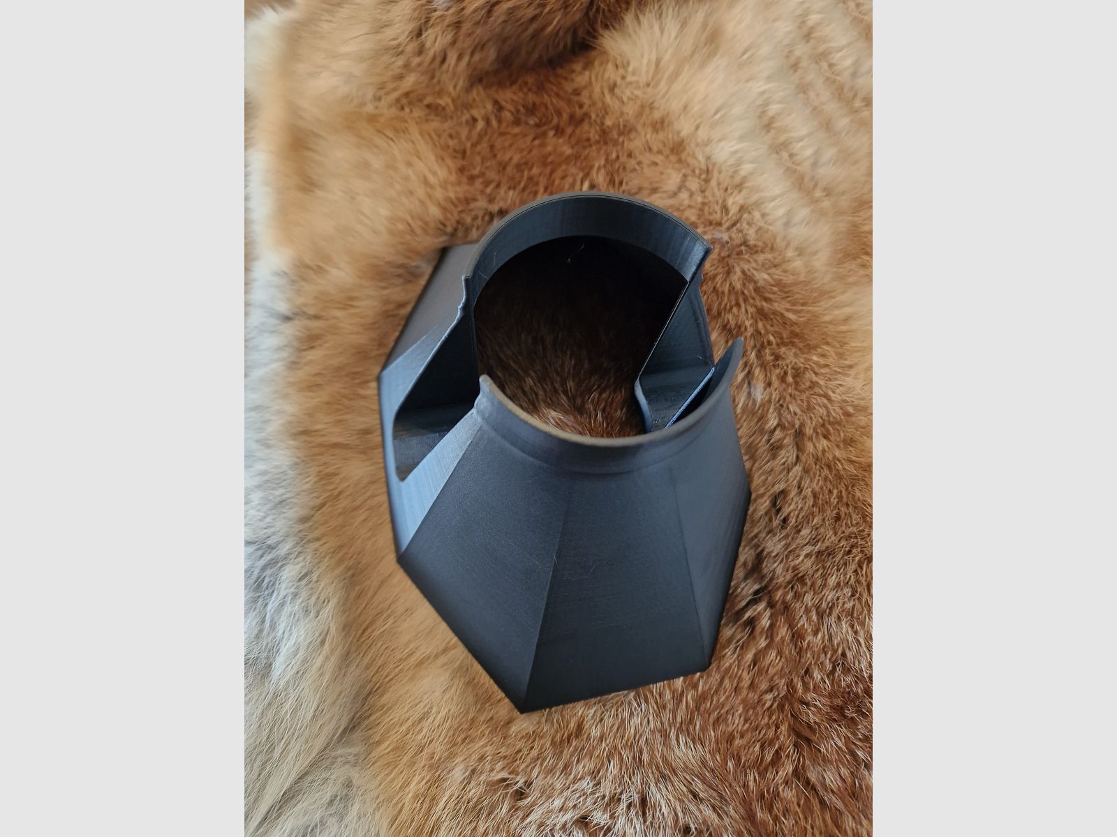 Ayudante de Caza - Embudo de Cebo