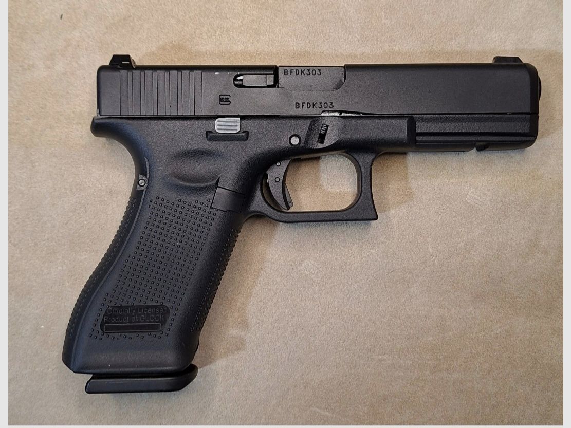 !Als nieuw! Vitrinemodel! VFC Glock 17 Gen 5, 6mm, GBB, Airsoft, m= loop en slide van metaal, door Umarex