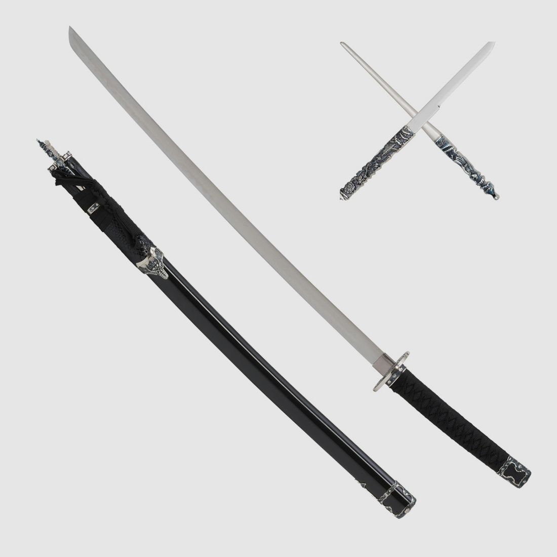 Samuraischwert mit zwei Beimessern und beschlagener Scheide