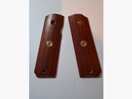 Griffschalen der Cold 1911 oder ME Sport 1911, siehe Bild.