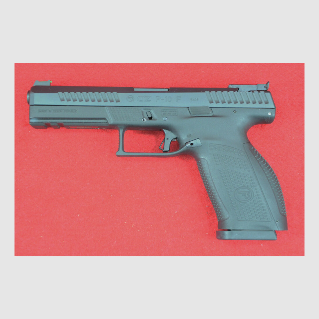 <CZ P-10 F>