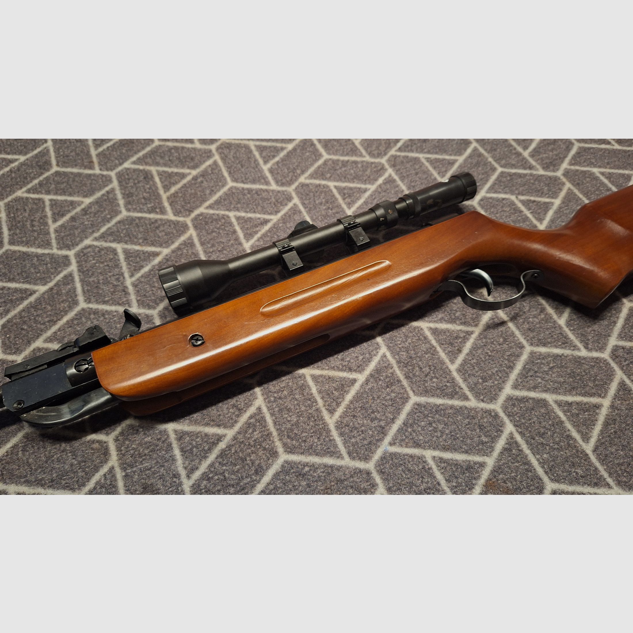 Carabine à air Kandar B2-4 avec scope - comme neuf !