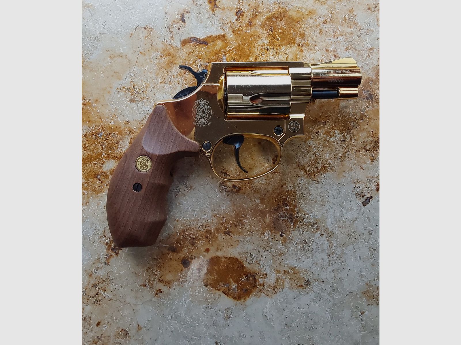 SMITH And WESSON CHIEFS special 24 KARAT GOLD PLATED