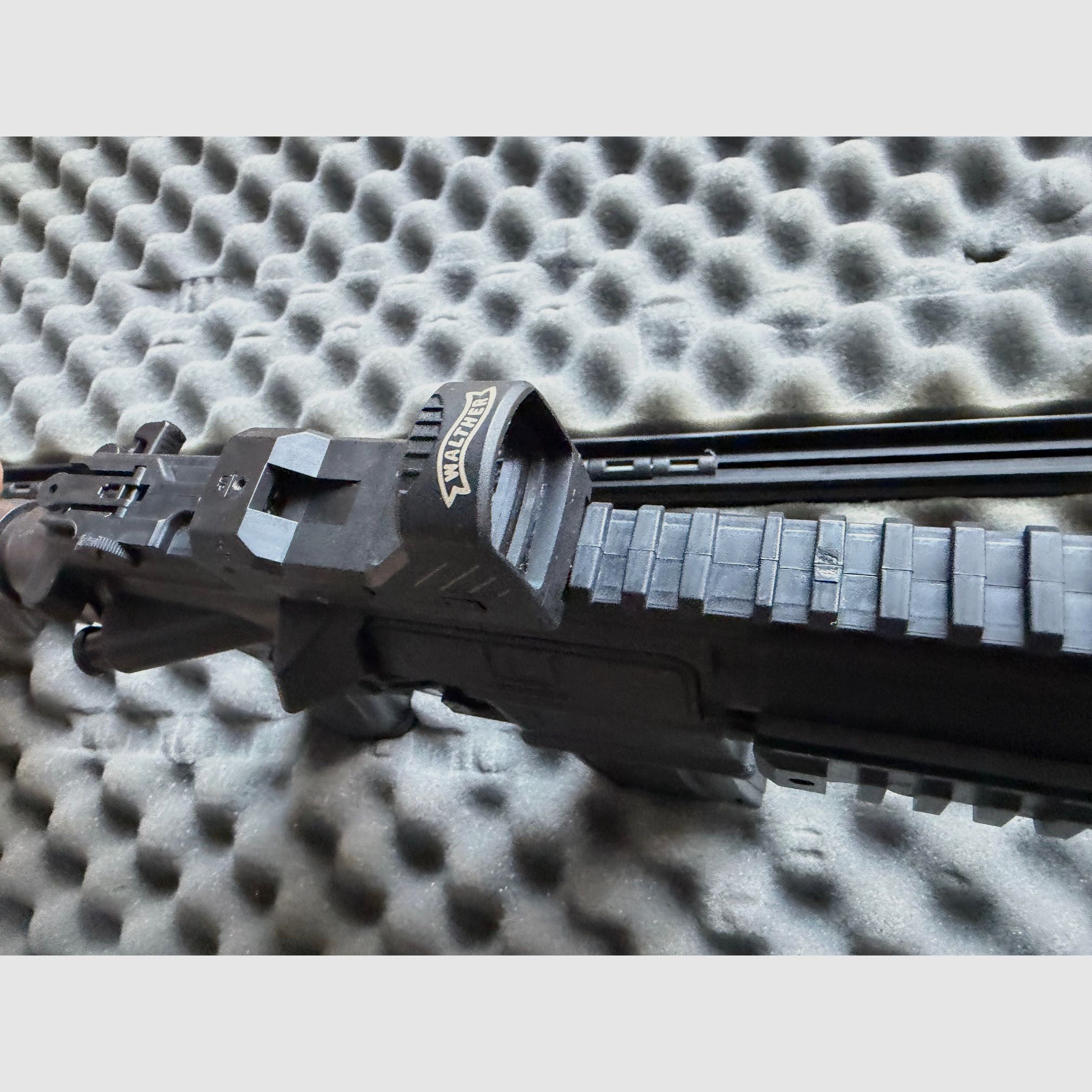 Heckler & Koch HK416 A5 kal. 4,5 mm stalowe BB Co2 | w zestawie z futerałem na broń | Nowy