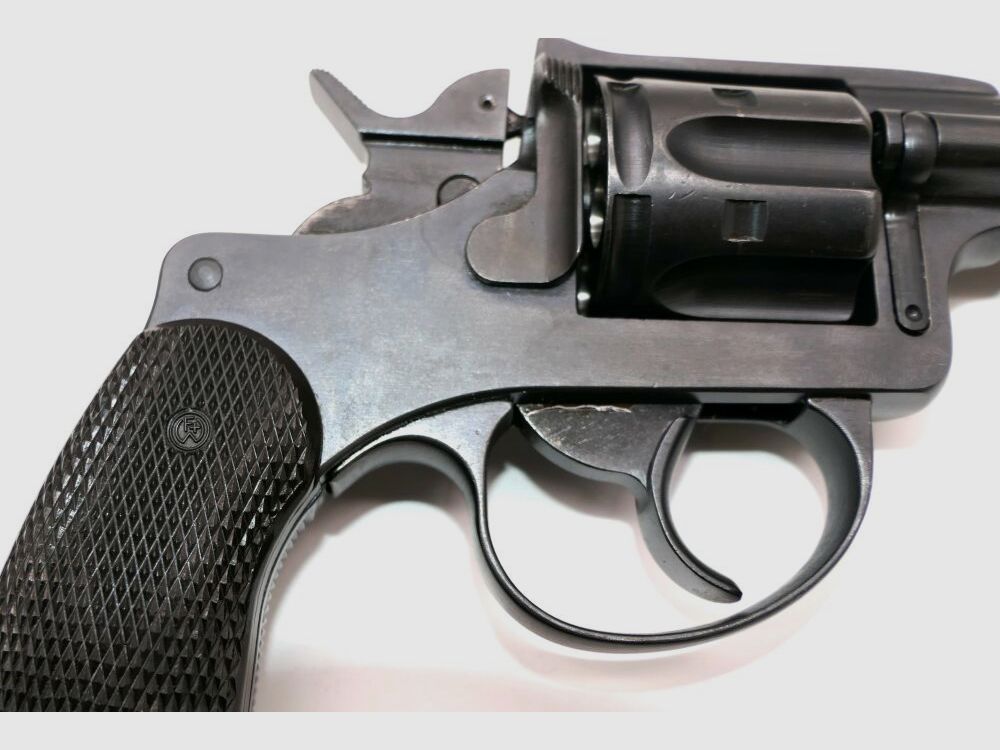 Bern Arms Factory Revolver Swiss Ordinance Mod.1929 in caliber 7.5. Incl. accessories