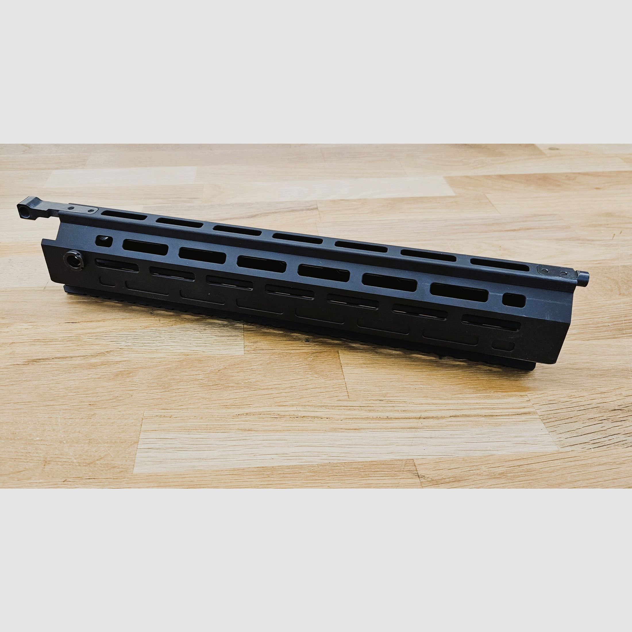 B&T – Handschutz zu SIG SG 550 / Stgw 90, Bild 1 von 2