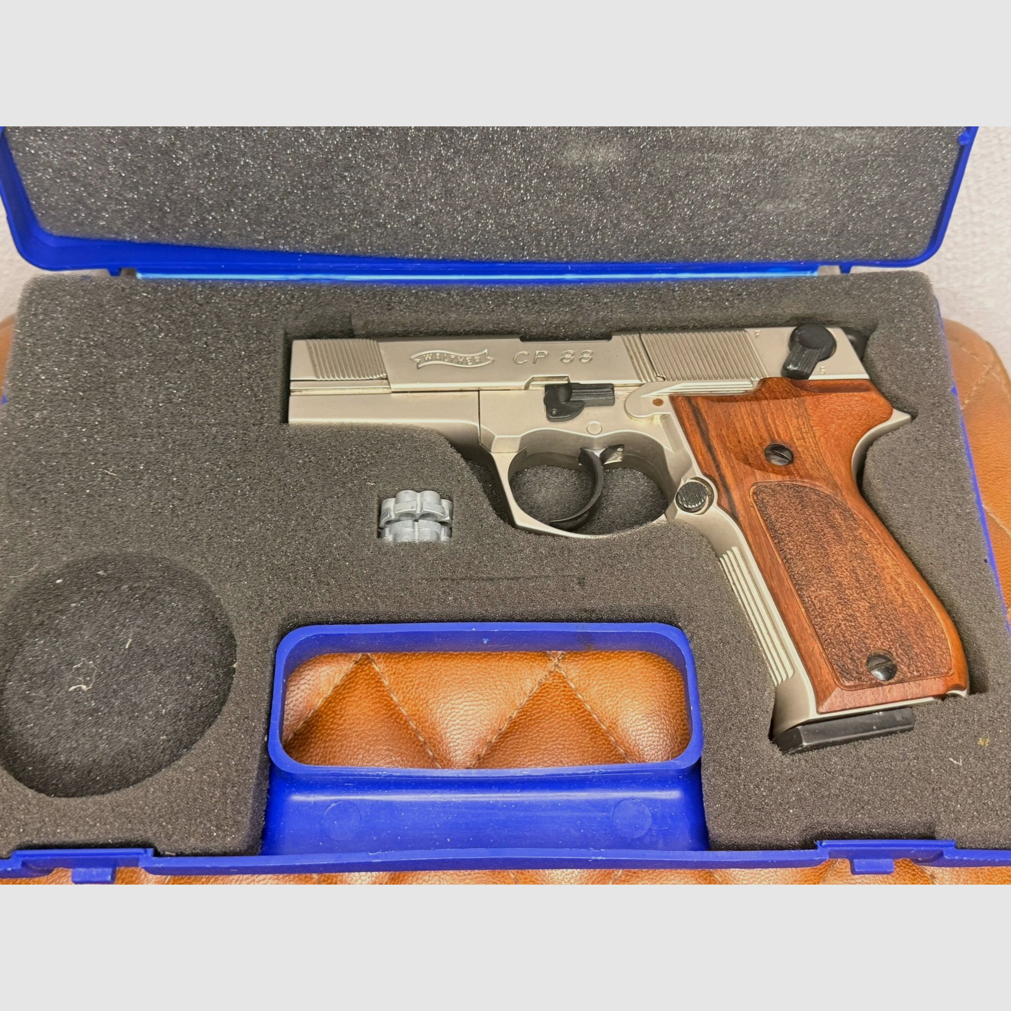 Walther CP88 4 inch 4.5 mm Diabolo Nickel (P18) Co2 pistol with wooden stock