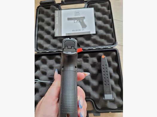 Glock 17 Gen5 Schreckschuss Pistole 9mm P.A.K.schwarz