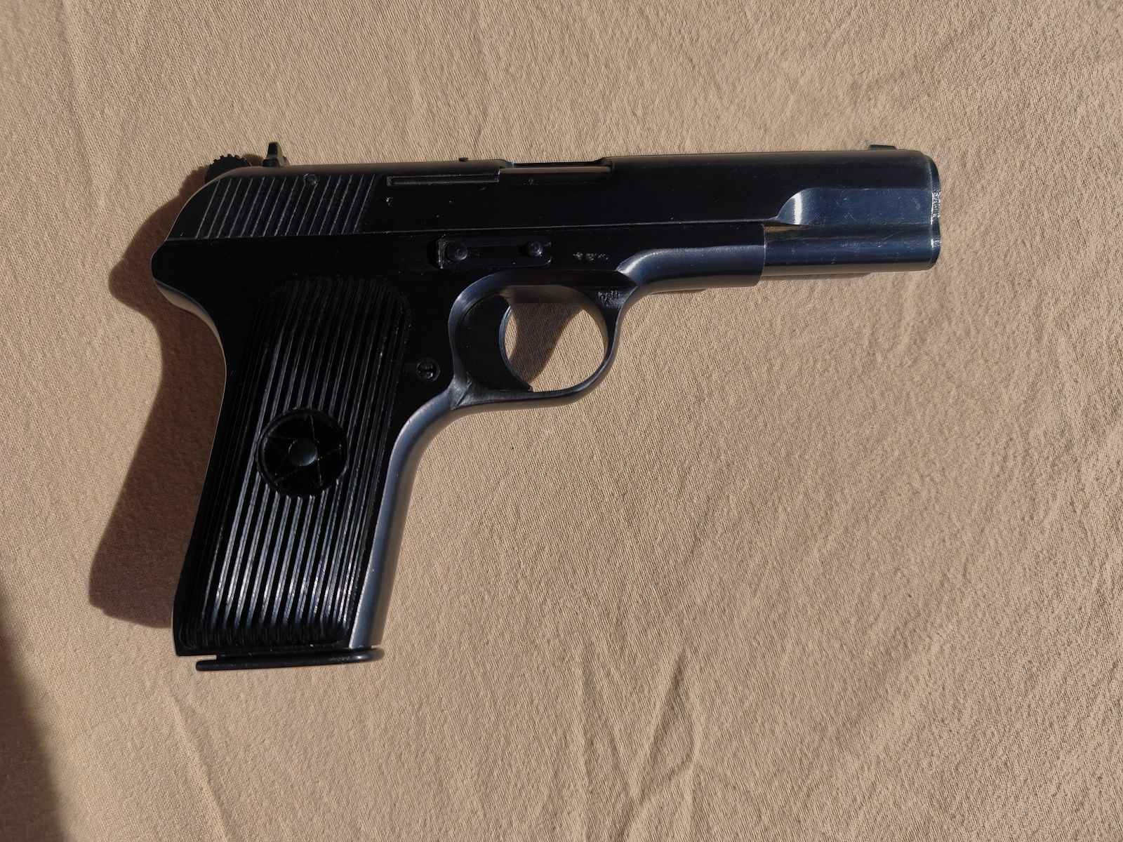 Pistola Norinco calibro 9×19 Luger