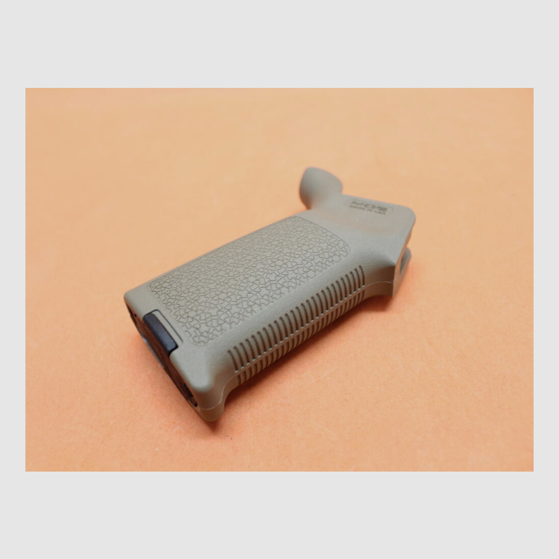 Magpul AR-15: Pistol Grip Magpul MOE (MAG415-FDE) Polymer Flat Dark Earth