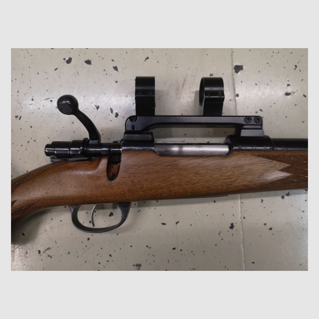 Rifle de repetición Kettner L83 Zastava Jagd en estado como nuevo .30-06Spr.