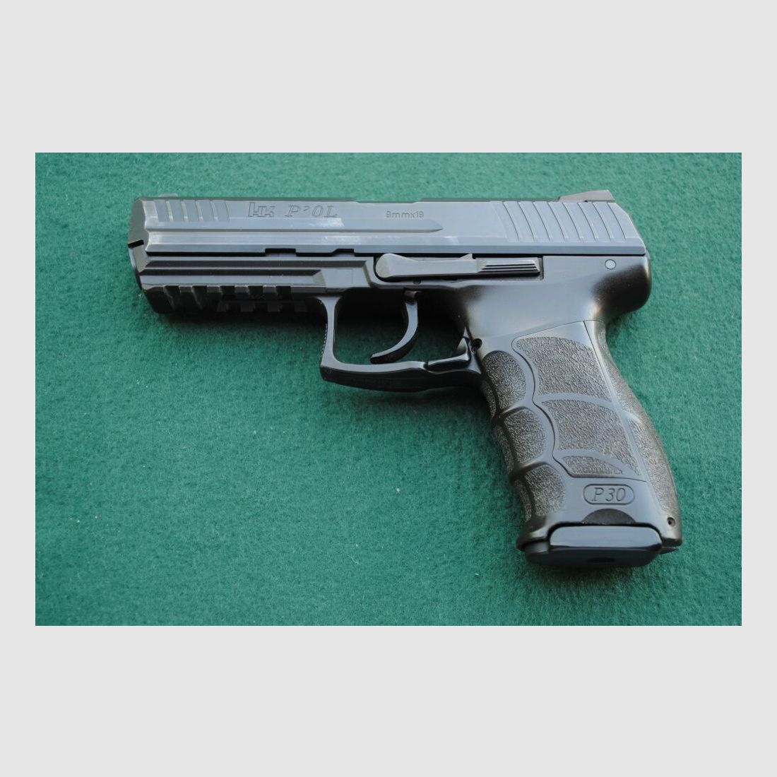 Heckler & Koch P 30L V1, police pistol, complete accessories including holster