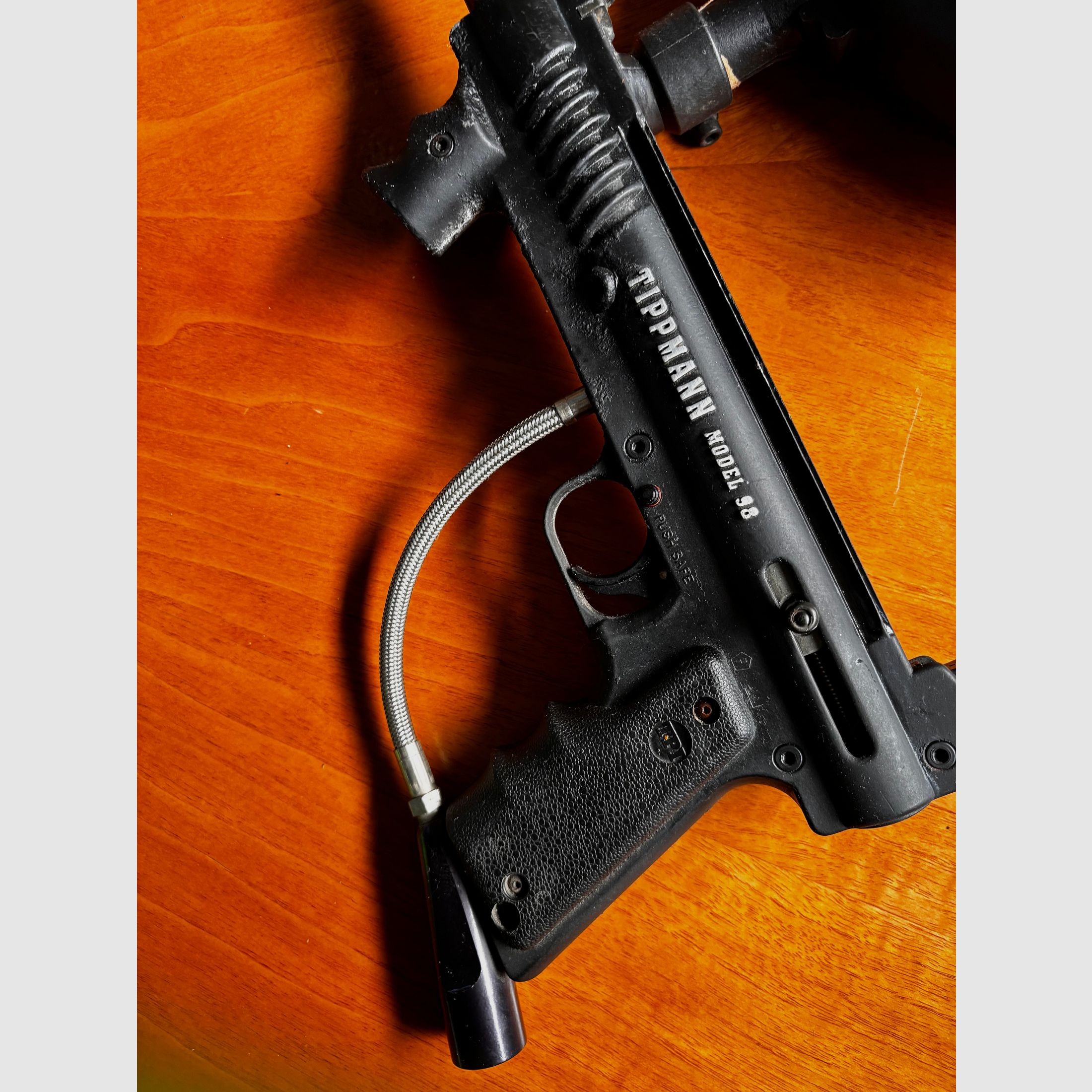 Tippmann Model 98 mit VL 200 Hopper