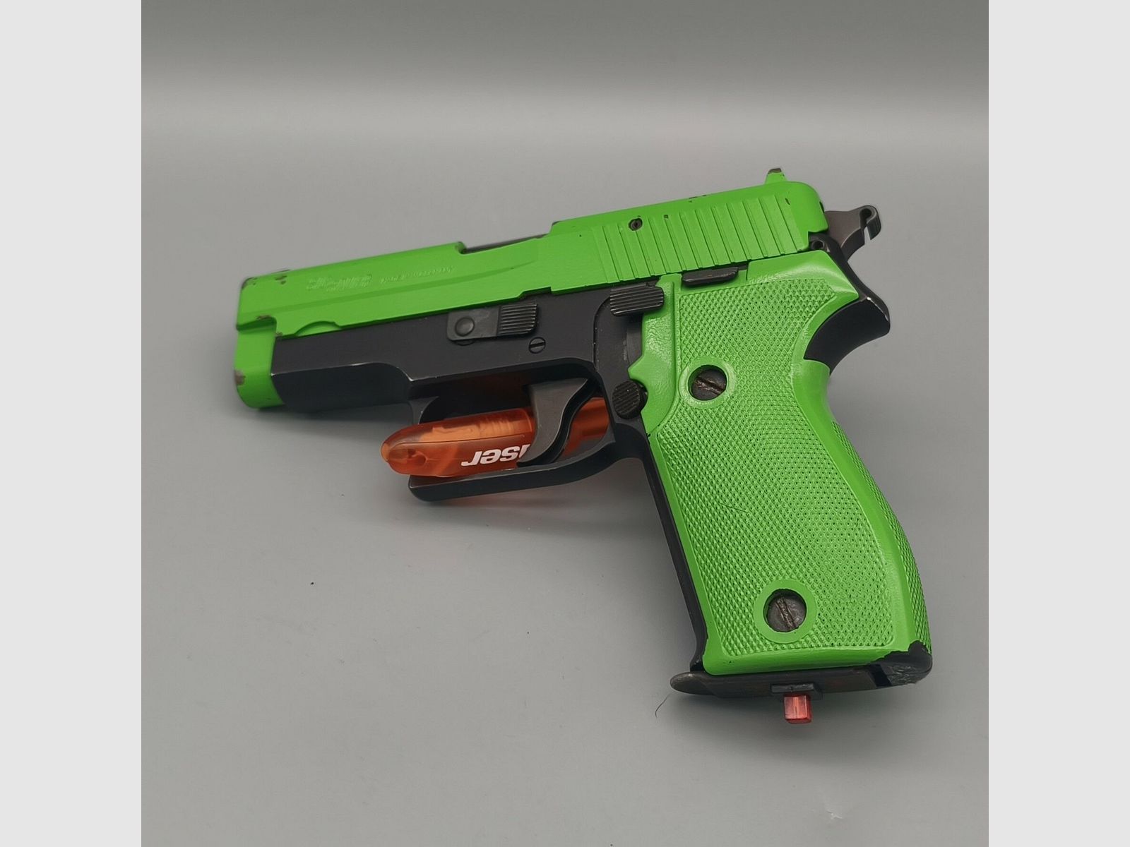SIG Sauer P6 Laser Übungspistole der Polizei NRW "Grünwaffe" CQT" #986 ohne