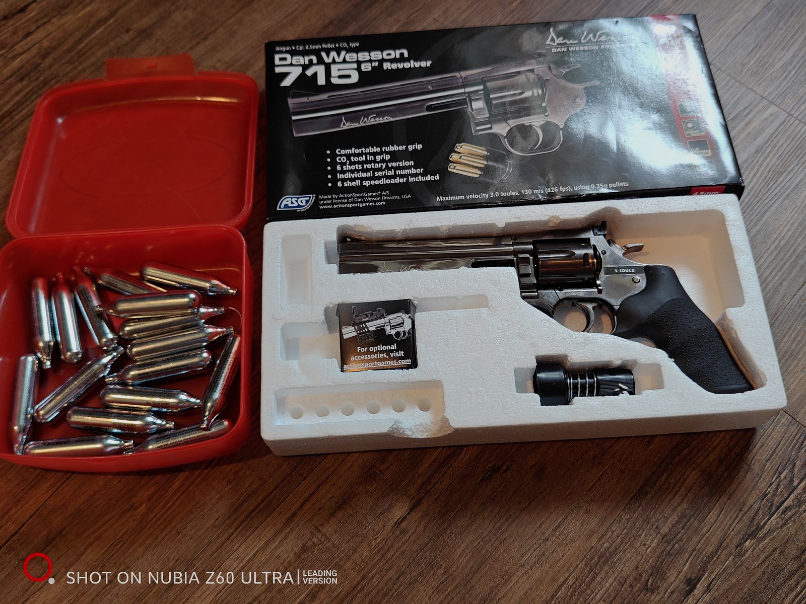 DAN WESSON 715 CO2 Revolver 4,5 mm Diablo inklusive Katuschen